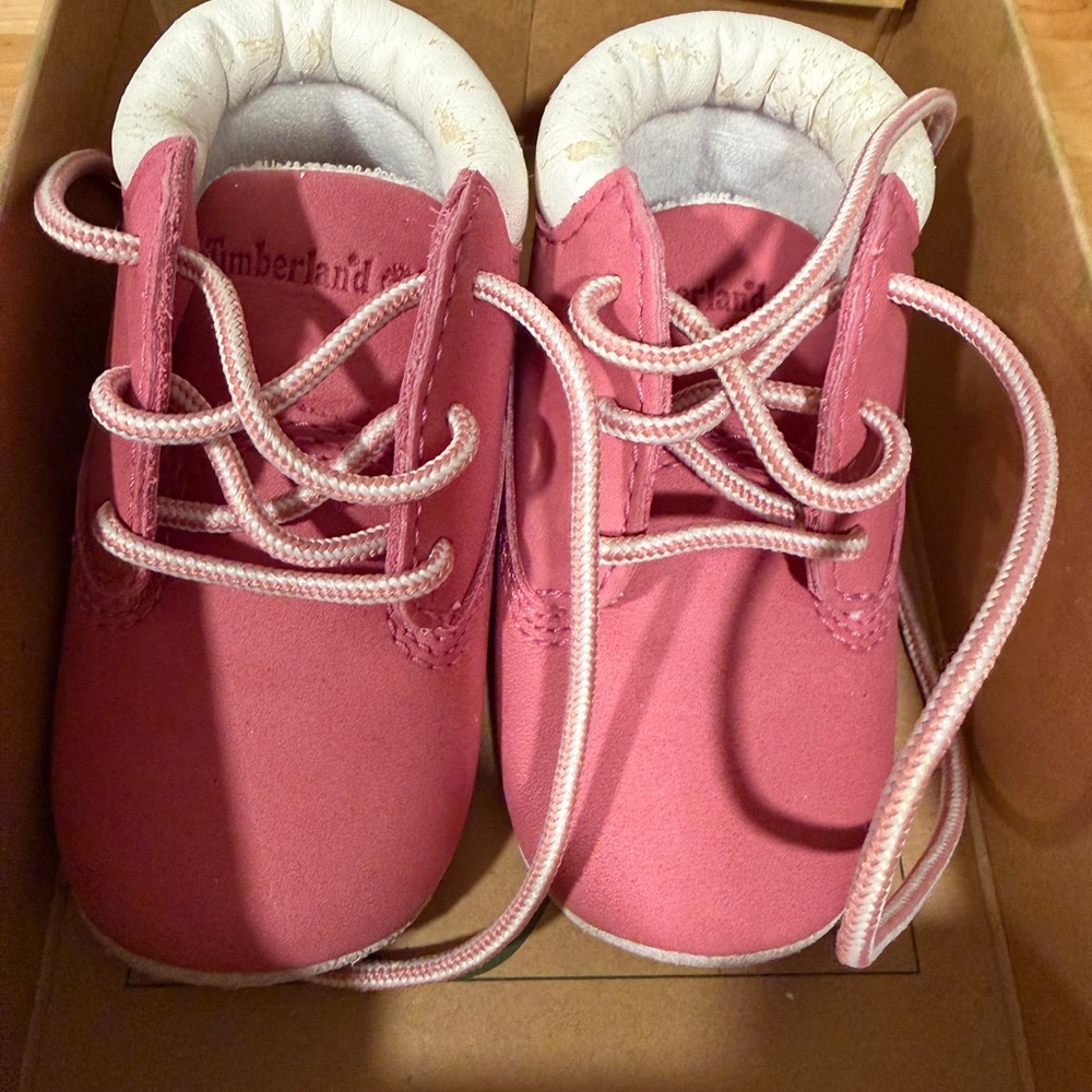 🌸 Timberland Infant Crib Booties – Size 2 – Pink 🌸 - Picture 5 of 8